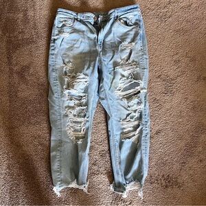 American Eagle Light Wash Mom Jean with holes